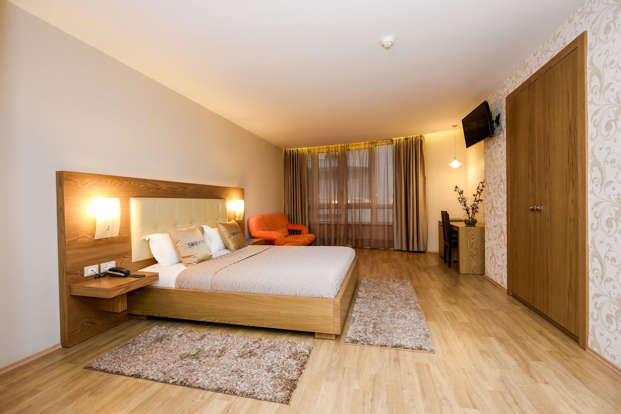 Sky Hotel 4*
